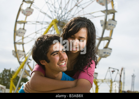 Multi-etnico adolescente matura a carnevale Foto Stock