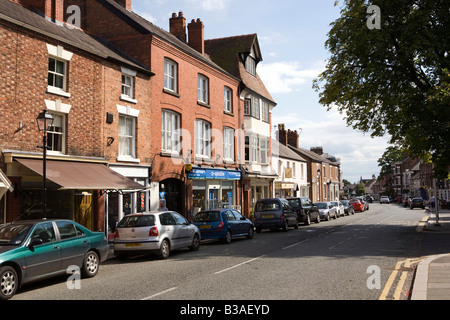 Regno Unito Cheshire Tarporley High Street Foto Stock