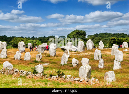 Carnac, Brittany, Francia - Alignements du Menec pietre permanente Foto Stock