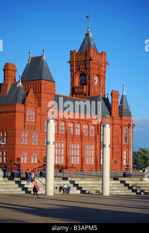 L'Edificio Pierhead e Roald Dahl Plass, Baia di Cardiff, Cardiff Wales, Regno Unito Foto Stock