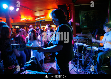 Luglio 2008 - Live music show al Cavern pub Liverpool England Regno Unito Foto Stock