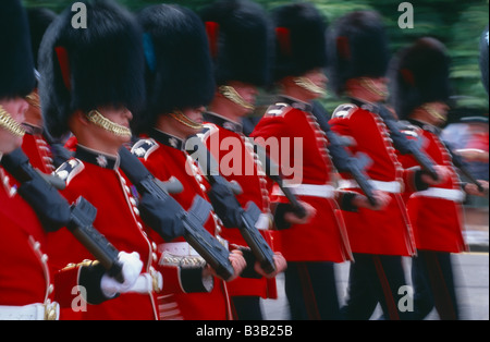 Le guardie scozzesi su parade, il Cambio della Guardia a Buckingham Palace, London, England, Regno Unito Foto Stock