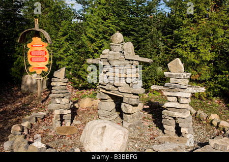 Figure in pietra, Wendake, Quebec, Canada Foto Stock