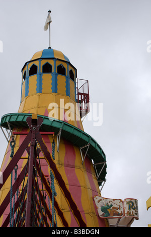 Un vecchio Helter Skelter Foto Stock