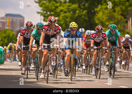 ARLINGTON VIRGINIA USA 8 CSC annuale Invitational Pro Am bicicletta da corsa su strada nel Clarendon Foto Stock