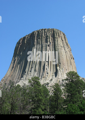 Devil's Tower nel Wyoming orientale è stata l'America primo monumento nazionale proclamato nel 1906 da parte del Presidente Theodore Roosevelt. Foto Stock