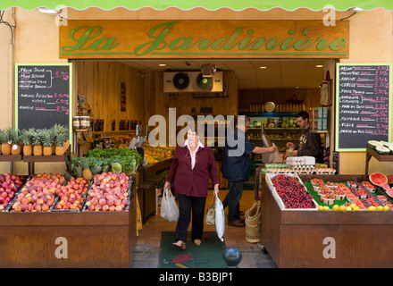 Frutta e verdura stand in Aix en Provence Francia Foto Stock