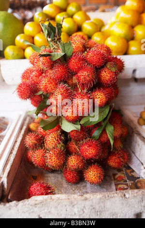 Close-up di frutta al mercato, Siem Reap, Cambogia Foto Stock