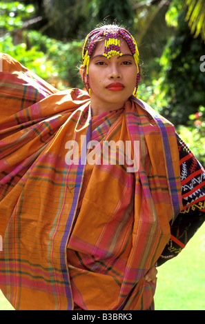 Ragazza in costume biban davao FILIPPINE Mindanao Foto Stock