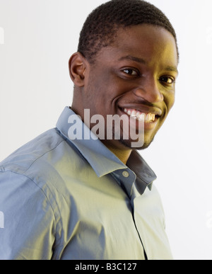 Close up di African uomo sorridente Foto Stock