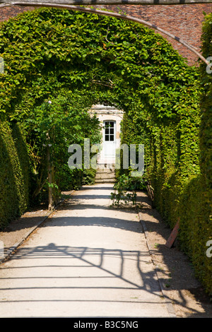 Il priorato di Orsan giardini in Francia centrale, Prieuré d'Orsan Foto Stock