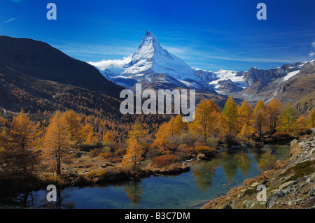 Grindjisee e Cervino in collezione autunno Zermatt Vallese Svizzera Foto Stock