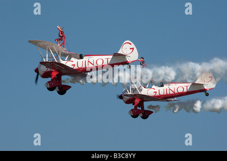 Ala-walker aerobatic flying display Foto Stock