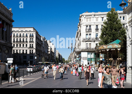 La Canabiere (la strada principale del Vieux Port District, Marsiglia, Cote d'Azur, in Francia Foto Stock