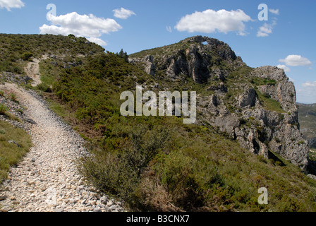 Visualizzare a Penal Gros & Forada Arch Rock, Sierra de la Forada, Provincia di Alicante, Comunidad Valenciana, Spagna Foto Stock