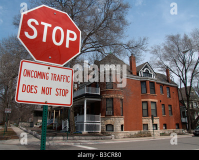 Arrestare il traffico segno. Oak Park. Contea di Cook. Illinois. Stati Uniti d'America Foto Stock