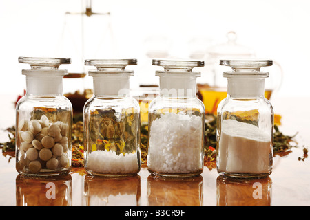 Speziale beute con Homoeopathic remedy, close-up Foto Stock