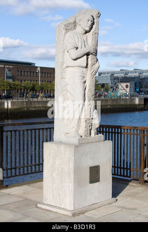 Matt Talbot statua centro della città di Dublino Irlanda Repubblica Irlandese EIRE Foto Stock