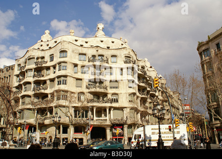 Casa Milà (noto anche come "La Pedrera"), progettato da Antoni Gaudí, Barcellona, Spagna Foto Stock