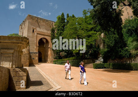 Il cancello di giustizia Puerta de la Justicia per immettere la Alhambra complesso di palazzi Granada Spagna Foto Stock