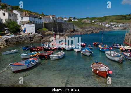 Porto Coverack Cornwall Inghilterra REGNO UNITO Foto Stock