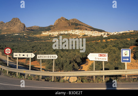 Segni in autostrada intersezione vicino a Antequera Andalusia Malaga Provincia Spagna Foto Stock