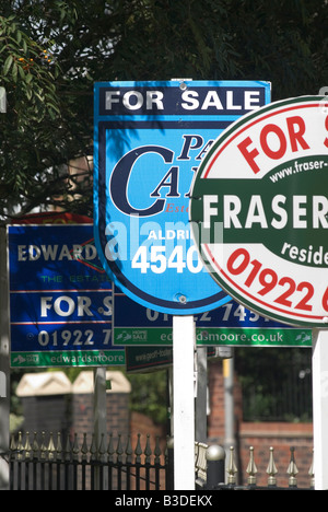 Per la vendita e per lasciare tavole fuori condominio, West Midlands, UK Foto Stock