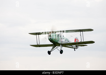 CASA (Bucker)1-131E SERIE 1000 Jungmann G-BJAL in volo a Breighton Airfield Foto Stock