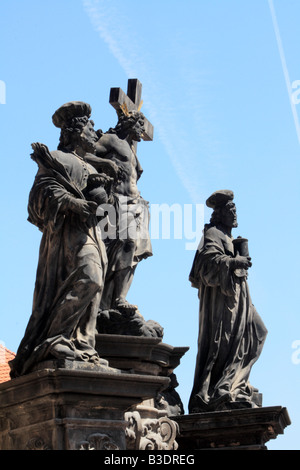 St Salvator, Damian e Cosmas sul Ponte Carlo a Praga Repubblica Ceca Foto Stock