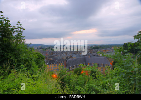 Sedan, Francia. berlina, la città vecchia di Sedan al tramonto visto da Le Chateau Fort hotel. Foto Stock