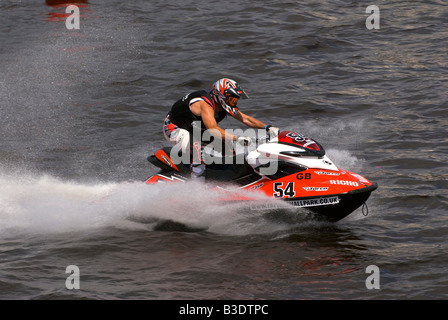 Jet Ski Racing presso la Glasgow fiume Festival Luglio 2008 Foto Stock