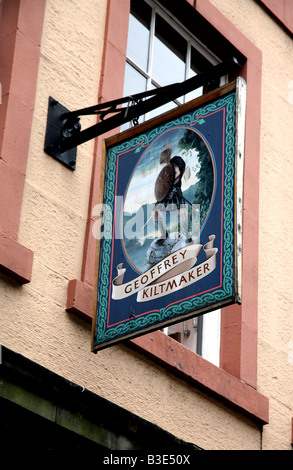 Sign on kiltmaker negozio nell'Edinburgh Royal Mile Foto Stock