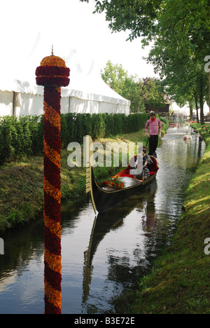 Fiori in mostra al bi annuale festival di Rose Lottum Limburgo, Paesi Bassi Foto Stock