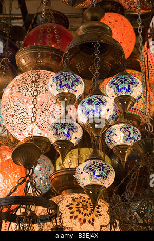 Lampade in Istanbul grand bazaar Foto Stock