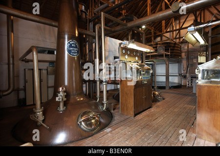Pentola di Rame alambicchi a il Bruichladdich distilleria di whisky Isle of Islay Argyll and Bute Scozia UK Foto Stock