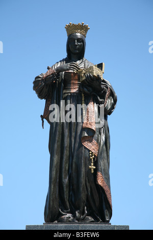Un monumento alla Regina Isabella I di Castiglia pseudonimo Isabel La Catolica in Santo Domingo, Repubblica Dominicana Foto Stock