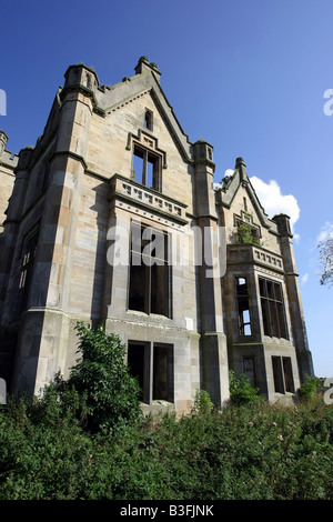 Rovine di Ury House vicino a Stonehaven in Aberdeenshire, Scozia, Regno Unito, che è il sito proposto per il Jack Nicklaus Golf. Foto Stock