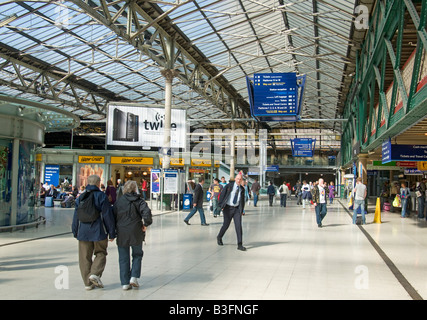 La guida della rete Edinburgh City Waverly Station Princess Street Edinburgh Lothian Regione Scozia UK Foto Stock