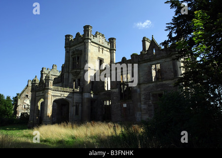 Rovine di Ury House vicino a Stonehaven in Aberdeenshire, Scozia, Regno Unito, che è il sito proposto per il Jack Nicklaus Golf. Foto Stock