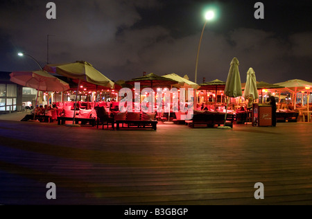 Il cafe ristorante dell'Corniche, al vecchio Tel Aviv seaport Israele Foto Stock