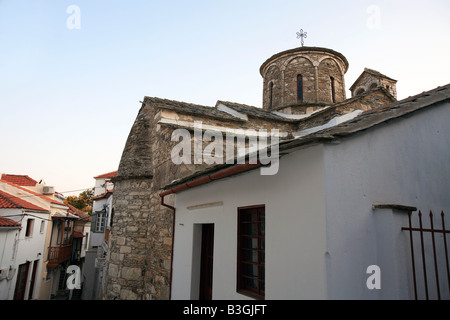 Grecia Skopelos Sporadi isola un tradizionale chiesa greco ortodossa in città Foto Stock