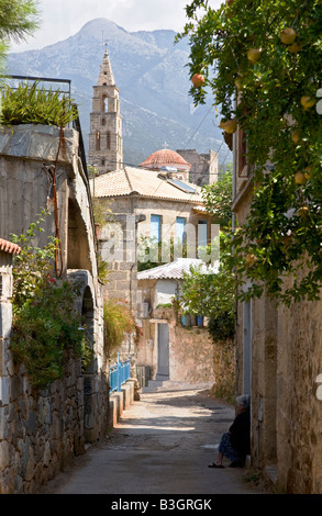 Il villaggio di Proastio vicino a Kardamili e ai piedi delle colline di Taigetos montagne Mani esterna sud del Peloponneso Grecia Foto Stock