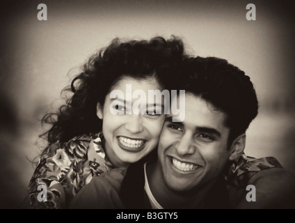 Ispanico Coppia sorridente Foto Stock