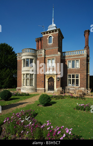 Un Gatehouse a Audley End House correzione prospettica Foto Stock