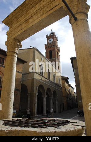 Ben townhall Pienza Toscana Italia Foto Stock