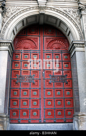 Intricato porta rossa a Hockey Hall of Fame di Toronto in Canada Foto Stock