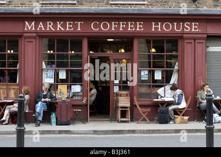 Mercato indipendente caffetteria area Spitalfields di Londra Foto Stock