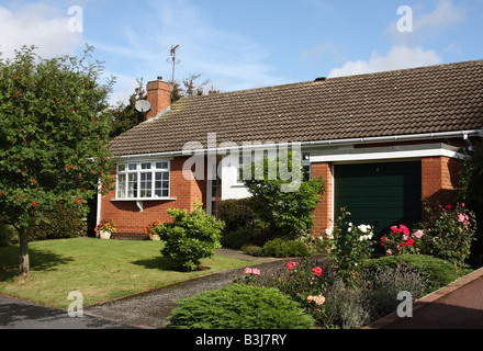 Un moderno bungalow staccato nel Regno Unito. Foto Stock