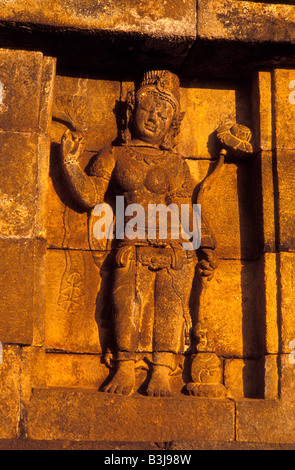 La parete orientale della scultura di sfiato dettaglio borobudur indonesia java Foto Stock
