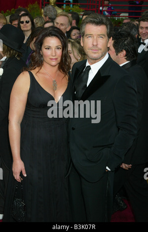 PIERCE BROSNAN filom attore e moglie Keely Shaye Smith nel 2006 Foto Stock